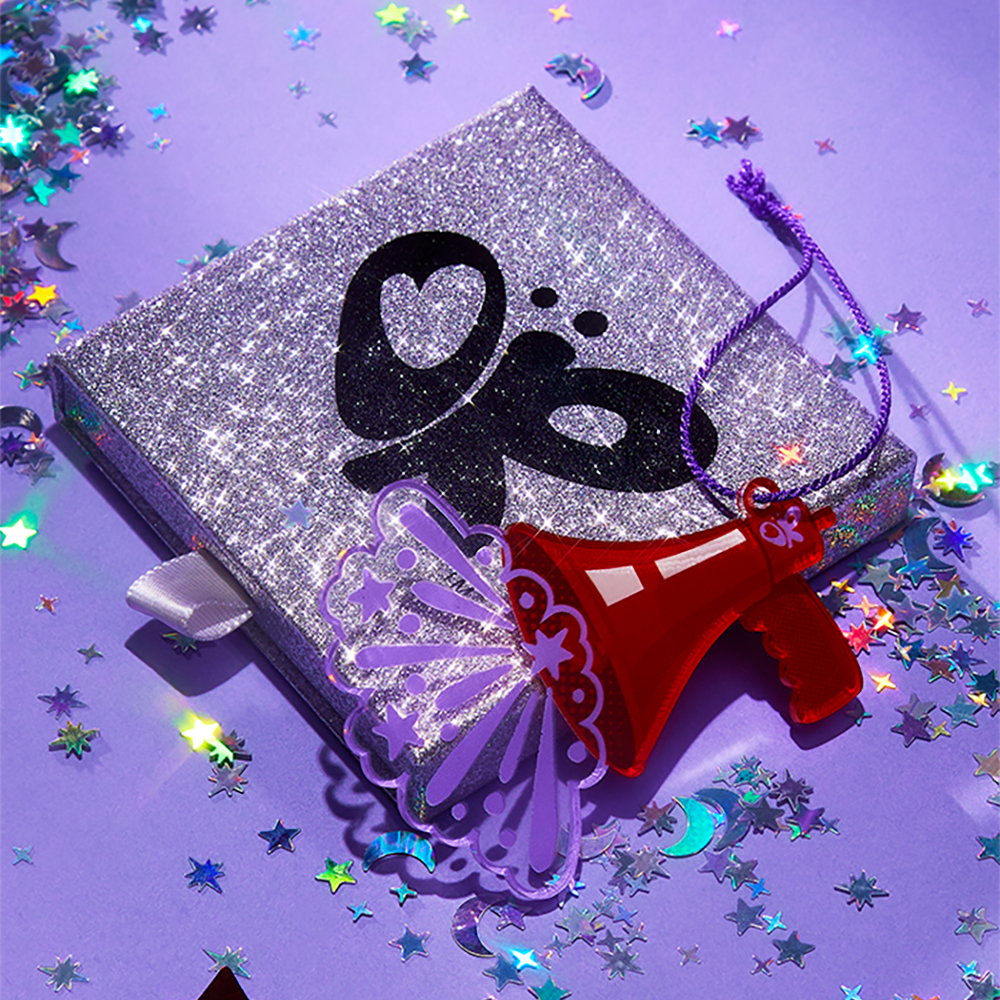 Olivia Rodrigo megaphone ornament Christbaumschmuck 406186