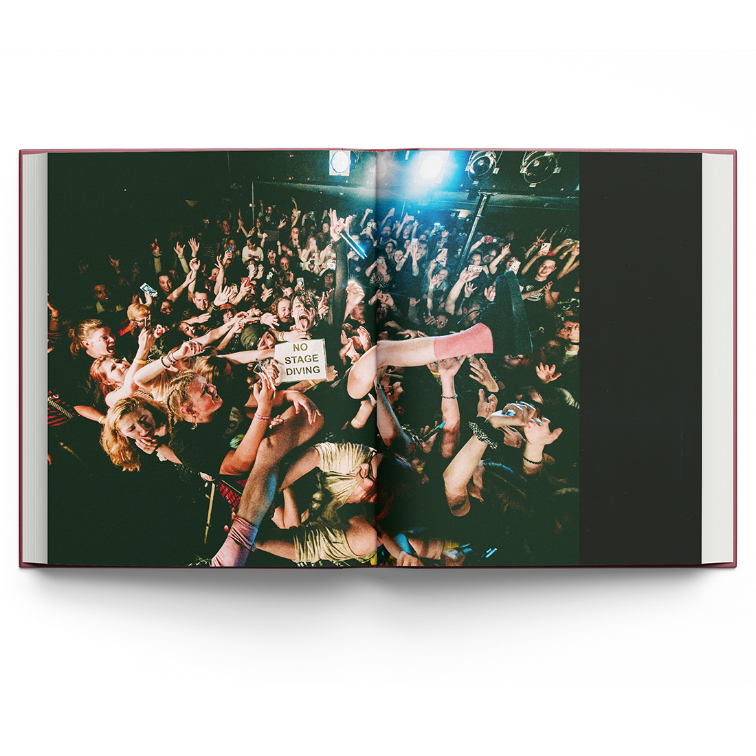 Yungblud All My Friends Have Deserted - Photos of Yungblud by Tom Pallant Buch 261025