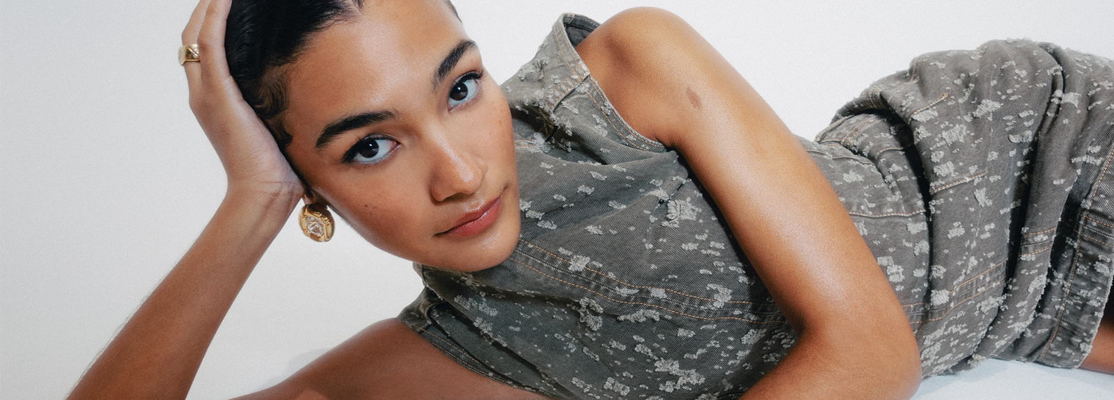 Portrait of Olivia Dean